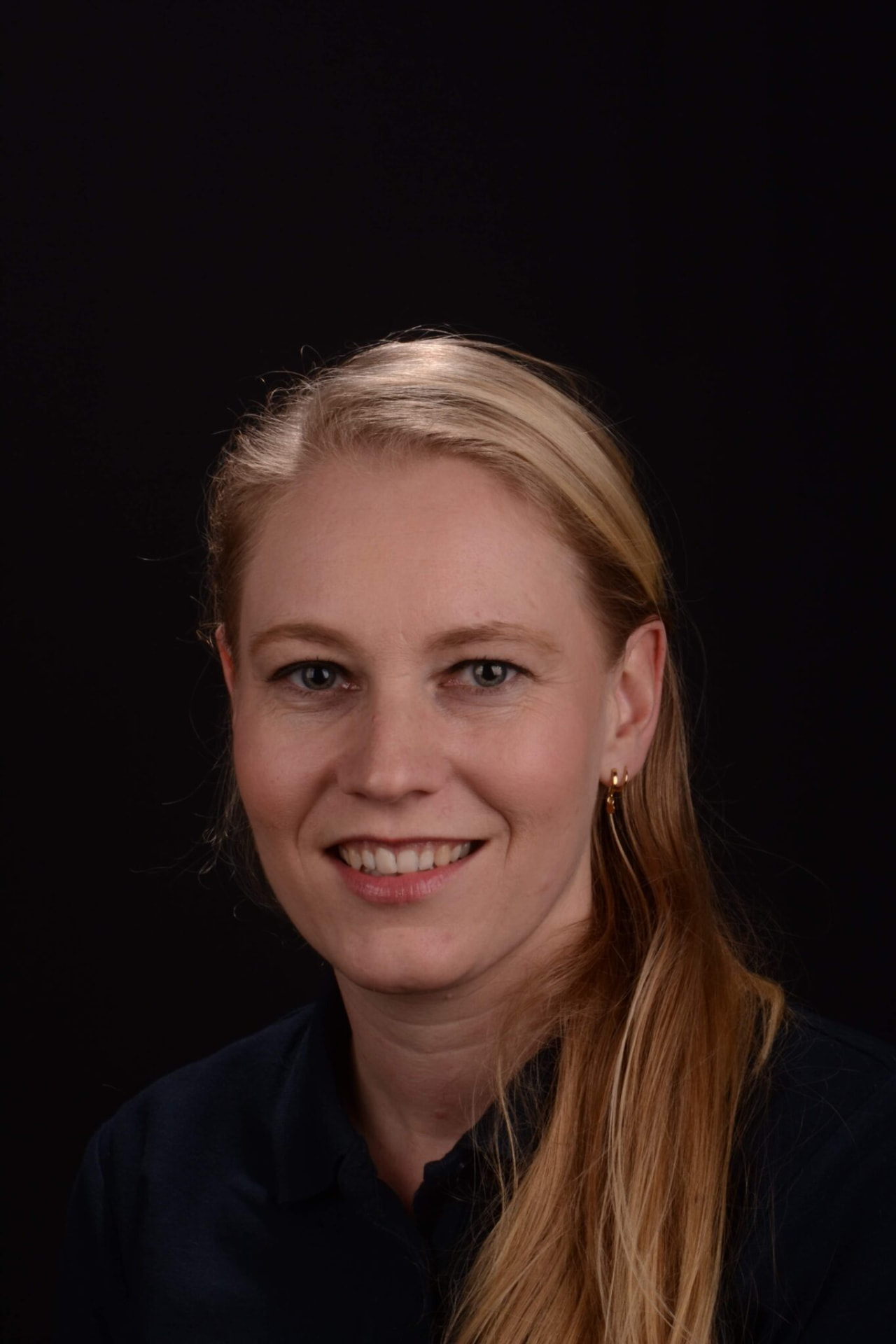 Portretfoto van Petra Dikkes